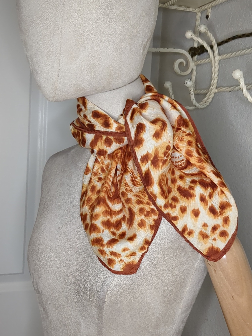 Vintage 60s Glentex Leopard Print Scarf Cheetah Tiger Face Made In Japan MCM